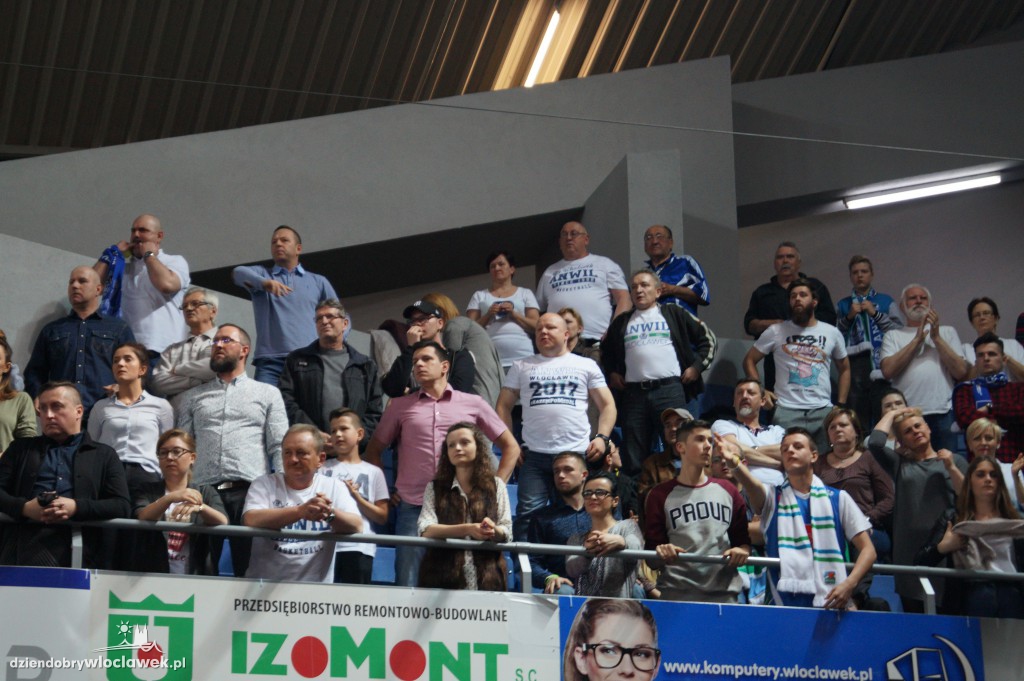 Kibice na meczu Anwil - Rosa w Hali Mistrzów