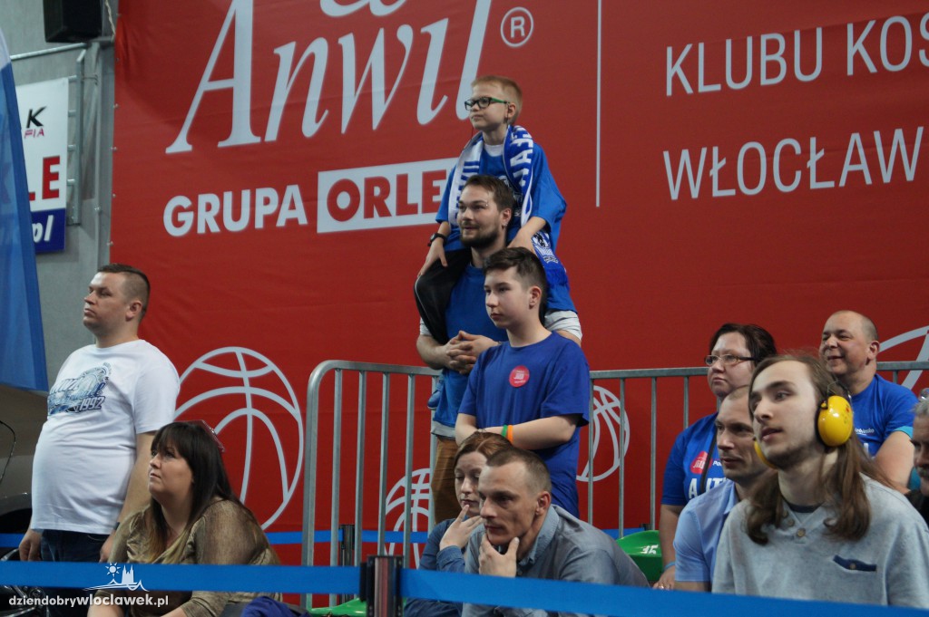 Kibice na meczu Anwil - Rosa w Hali Mistrzów