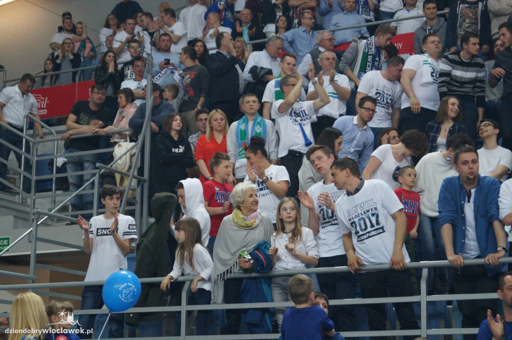 Kibice na meczu Anwil - Rosa w Hali Mistrzów