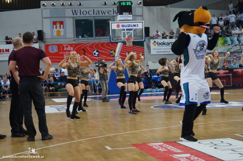 Kibice na meczu Anwil - Rosa w Hali Mistrzów