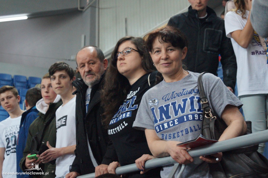 Kibice na meczu Anwil - Rosa w Hali Mistrzów