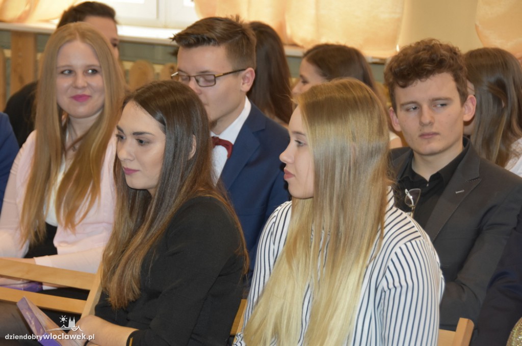 Pożegnanie uczniów klas III w Koperniku