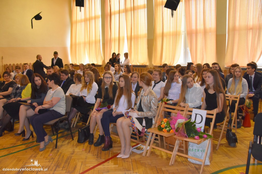 Pożegnanie uczniów klas III w Koperniku