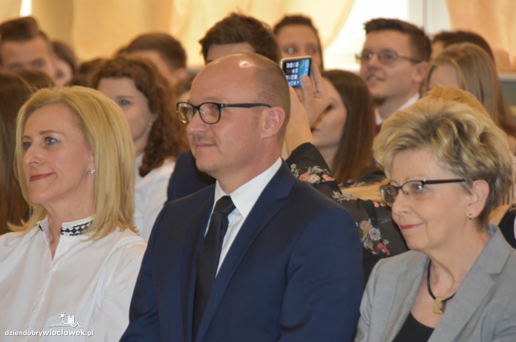 Pożegnanie uczniów klas III w Koperniku