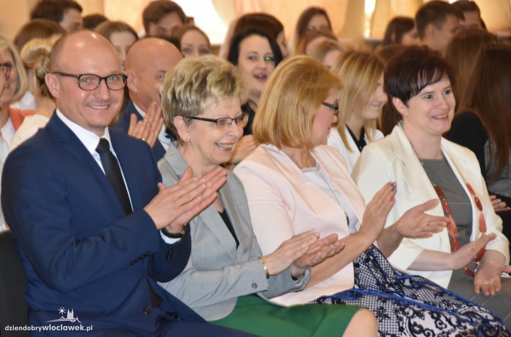 Pożegnanie uczniów klas III w Koperniku
