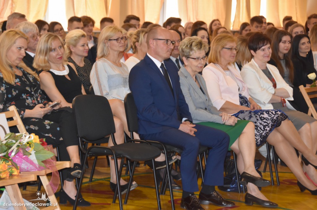 Pożegnanie uczniów klas III w Koperniku