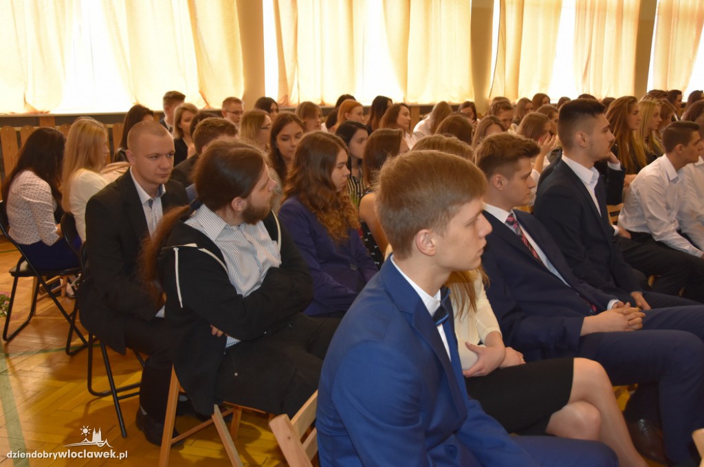 Pożegnanie uczniów klas III w Koperniku