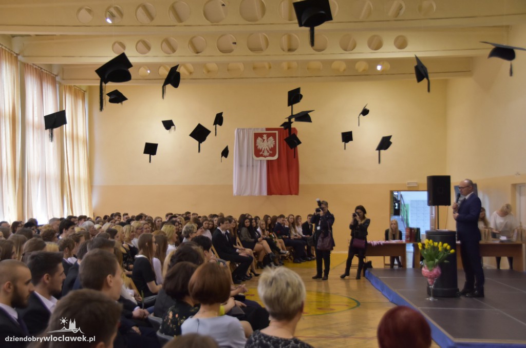 Pożegnanie uczniów klas III w Koperniku