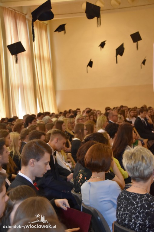 Pożegnanie uczniów klas III w Koperniku