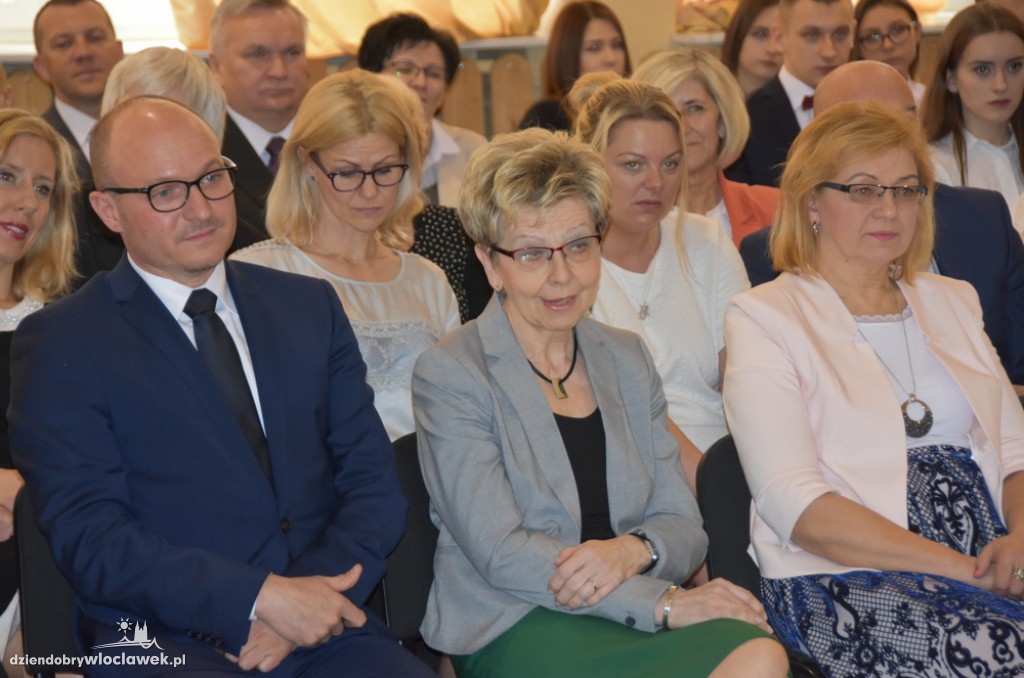 Pożegnanie uczniów klas III w Koperniku
