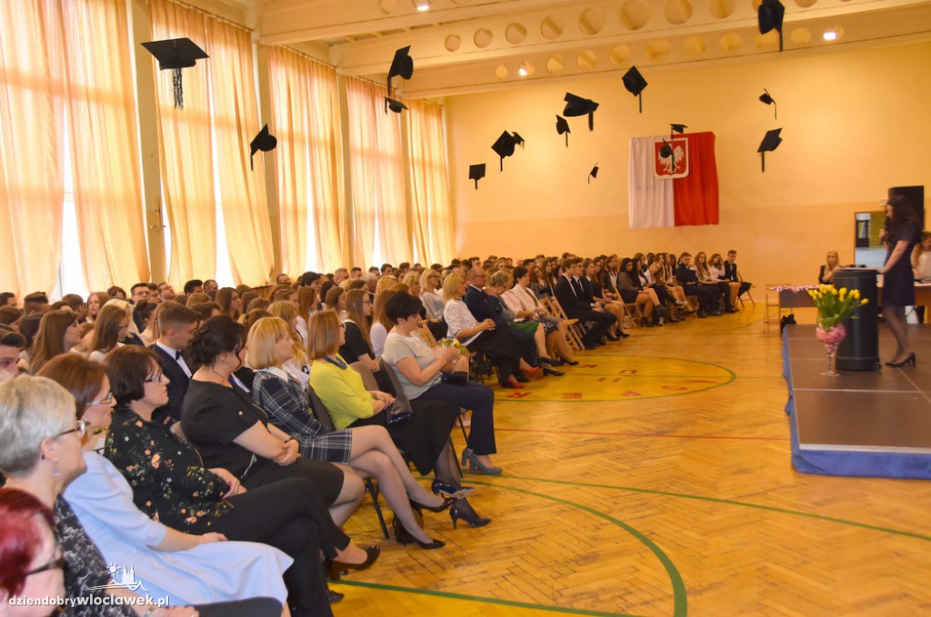 Pożegnanie uczniów klas III w Koperniku