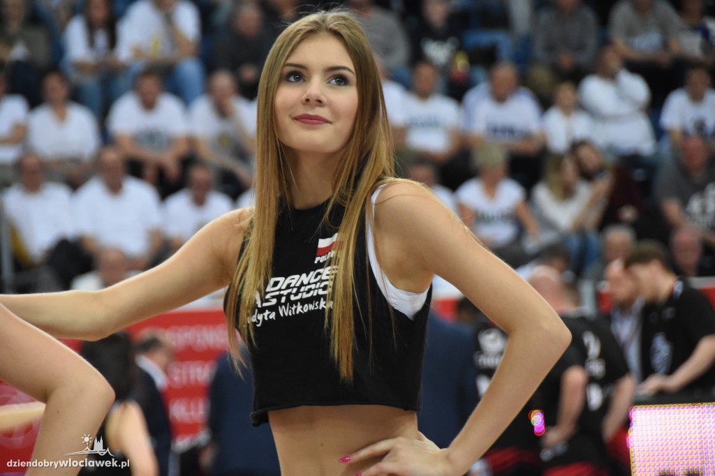 Chearliderki podczas meczu z Czarnymi