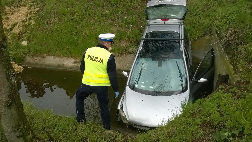 Zjechał do rowu. Dlaczego?