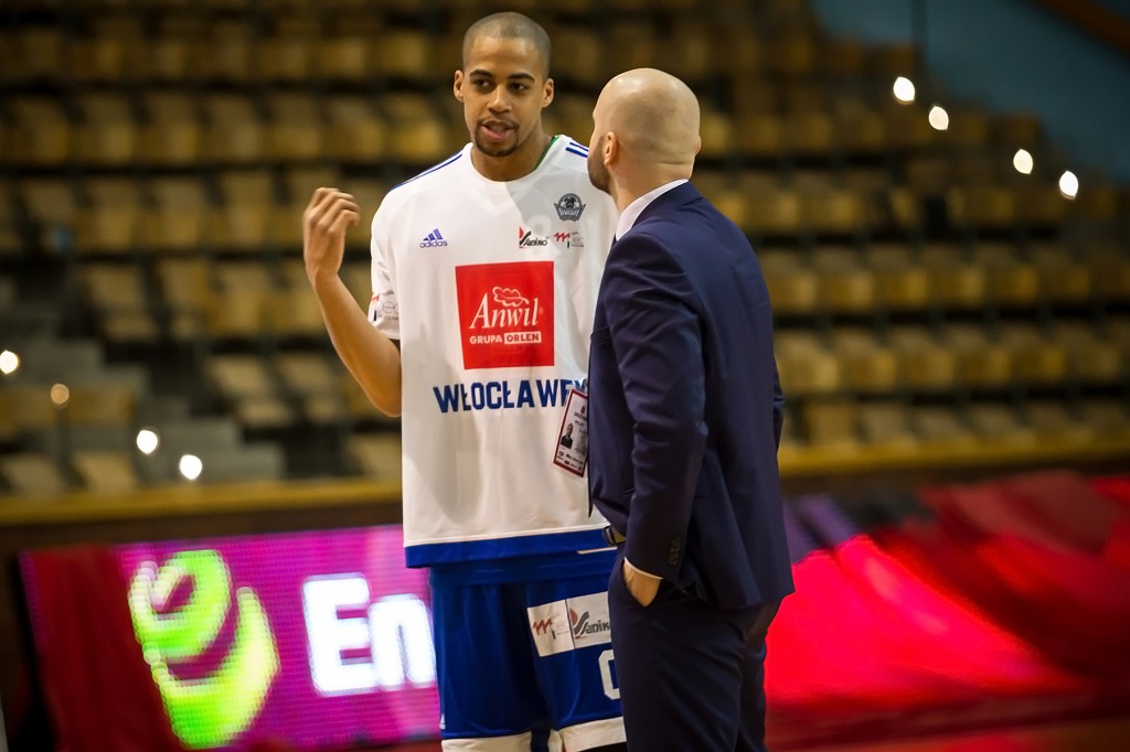 Anwil wygrywa z Czarnymi Słupsku