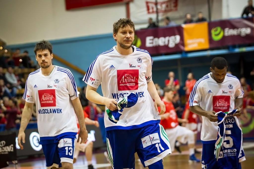 Anwil wygrywa z Czarnymi Słupsku