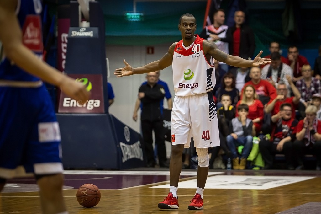 Anwil wygrywa z Czarnymi Słupsku