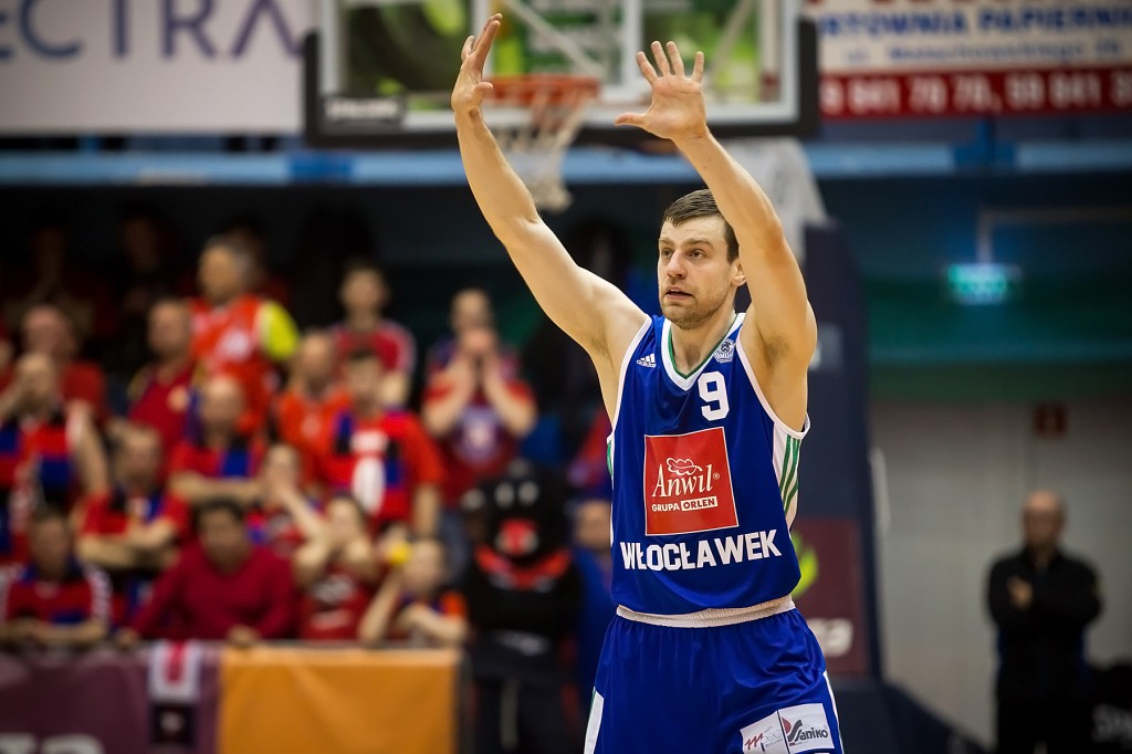 Anwil wygrywa z Czarnymi Słupsku