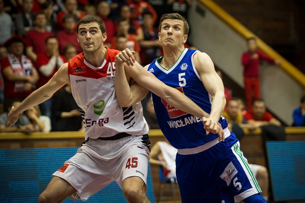 Anwil wygrywa z Czarnymi Słupsku