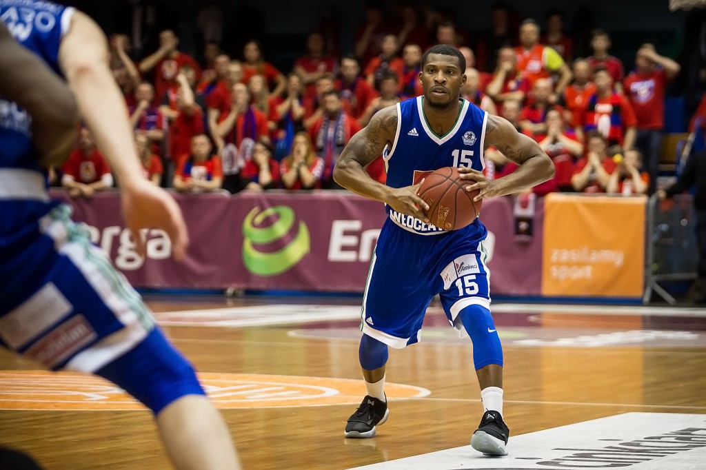 Anwil wygrywa z Czarnymi Słupsku