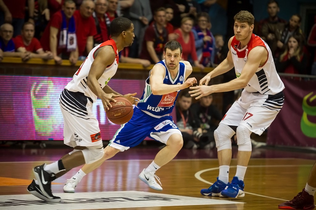 Anwil wygrywa z Czarnymi Słupsku