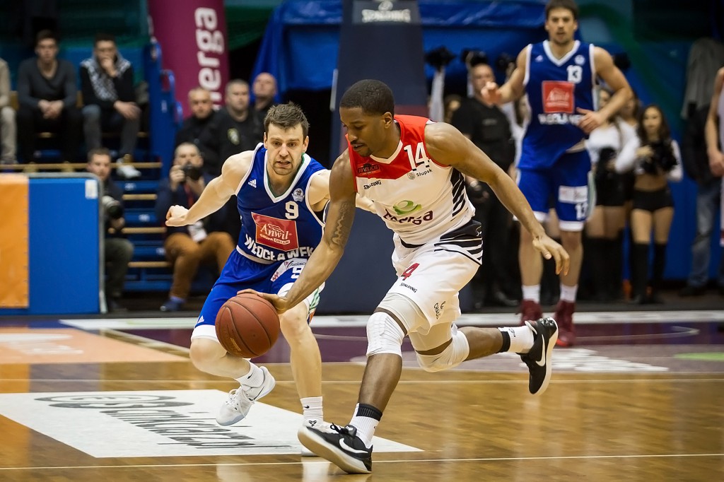 Anwil wygrywa z Czarnymi Słupsku