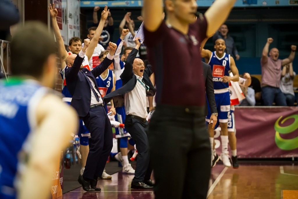 Anwil wygrywa z Czarnymi Słupsku