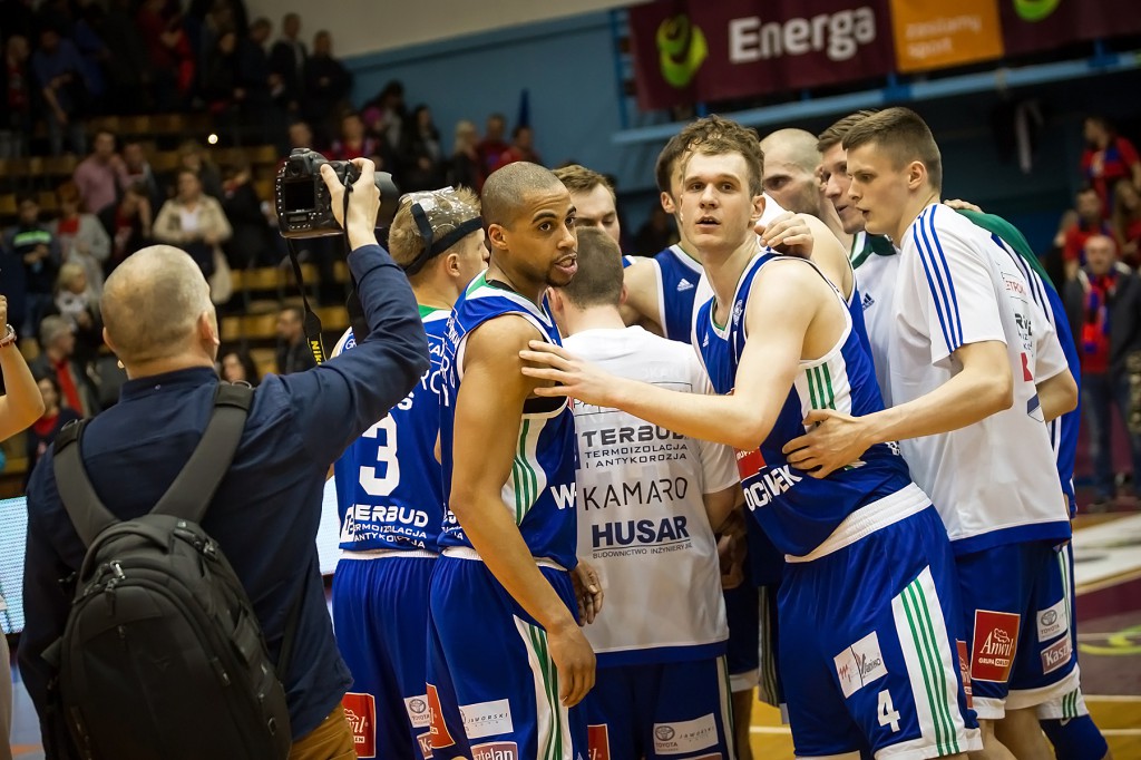 Anwil wygrywa z Czarnymi Słupsku