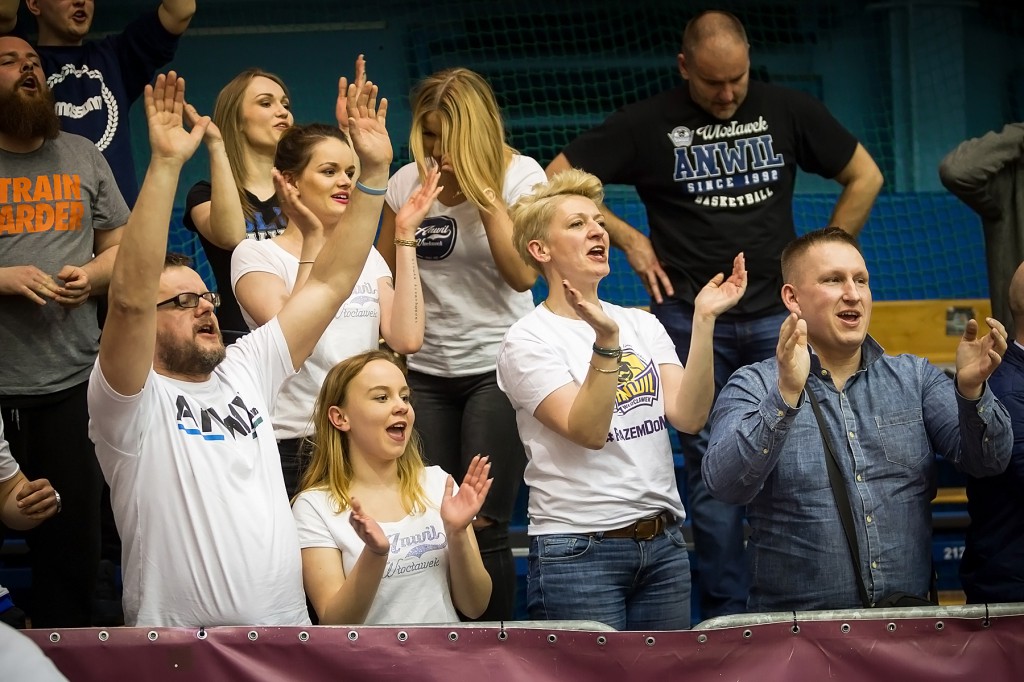 Anwil wygrywa z Czarnymi Słupsku