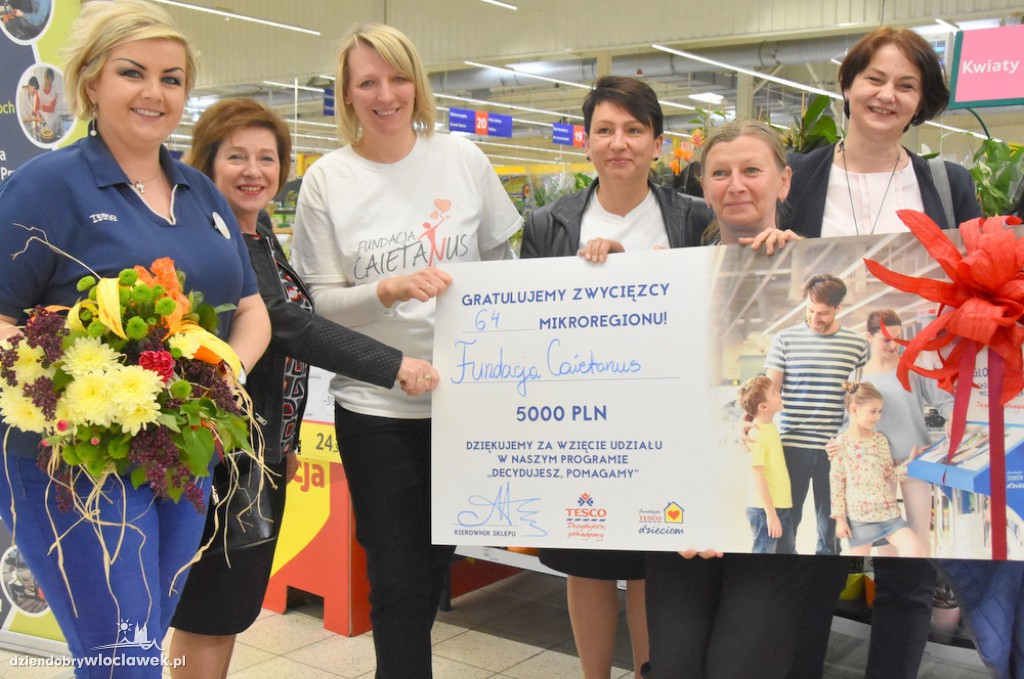 Caietanus z czekiem od Tesco