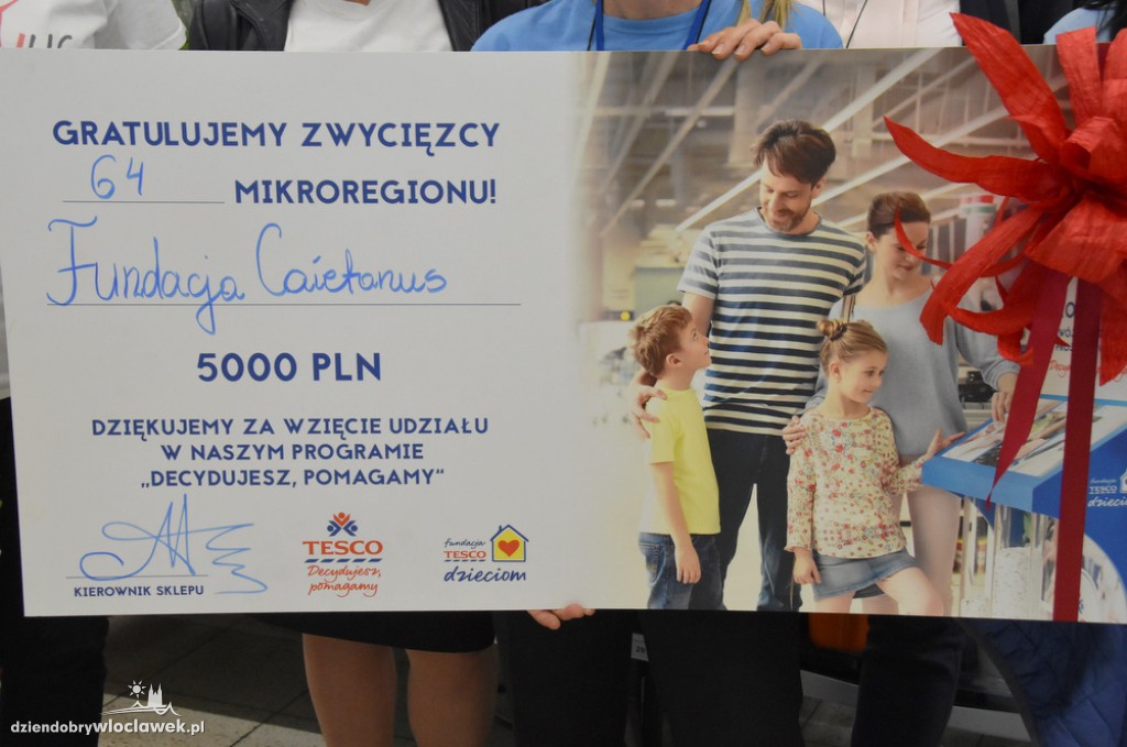 Caietanus z czekiem od Tesco
