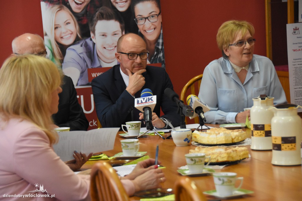 Seniorzy na konferencji z prezydentem