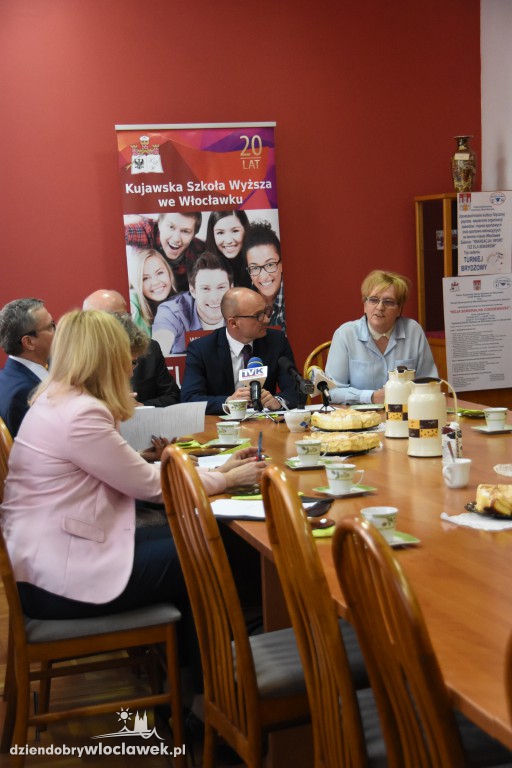 Seniorzy na konferencji z prezydentem