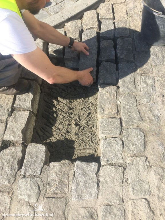 Naprawa kostki na Zielonym Rynku