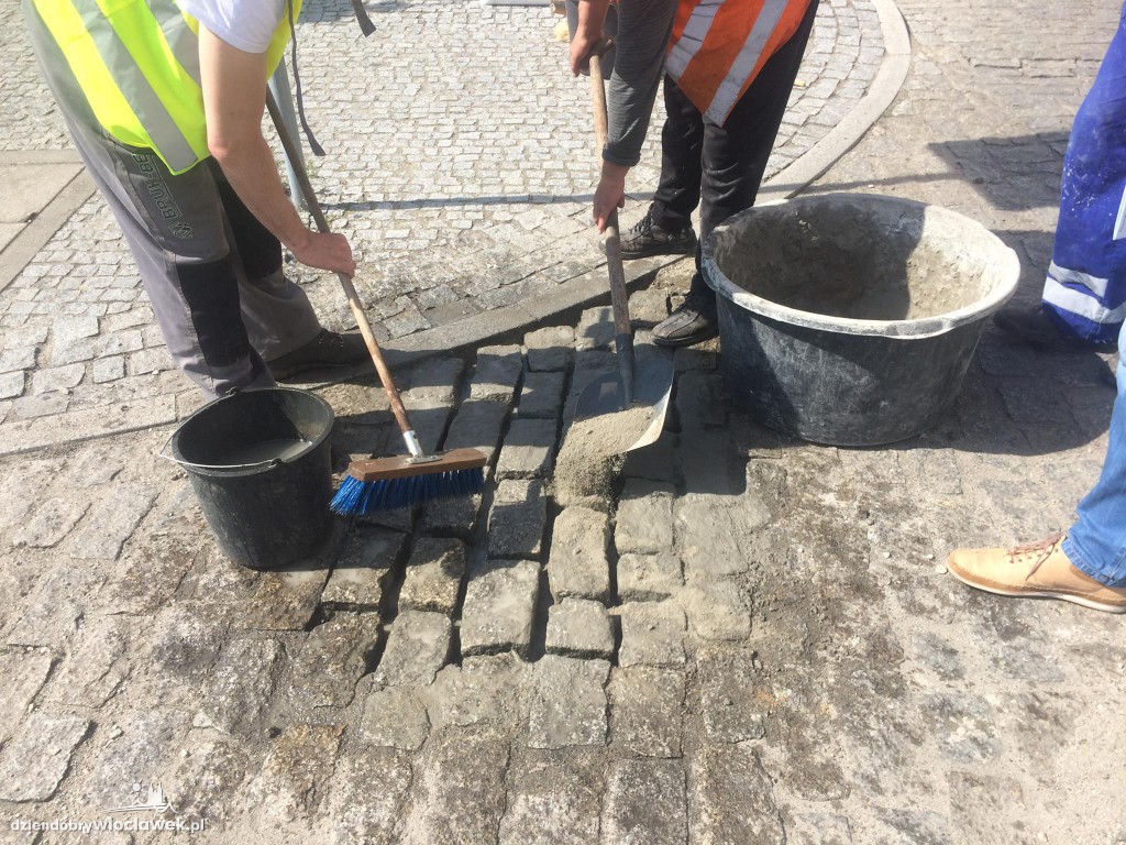 Naprawa kostki na Zielonym Rynku