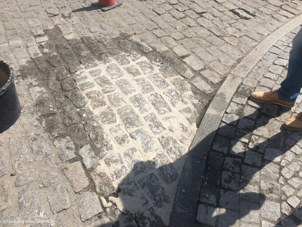 Naprawa kostki na Zielonym Rynku