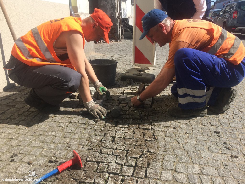 Naprawa kostki na Zielonym Rynku