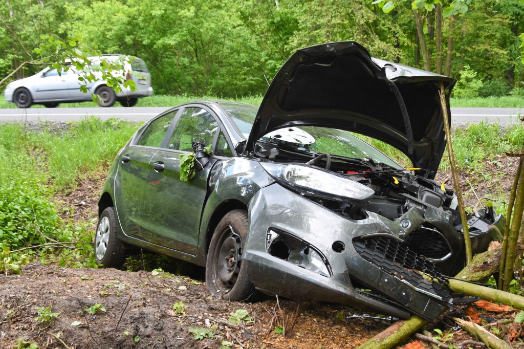 Auto wjechało do rowu pod Włocławkiem