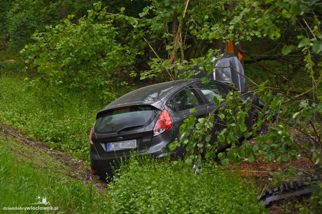 Auto wjechało do rowu pod Włocławkiem