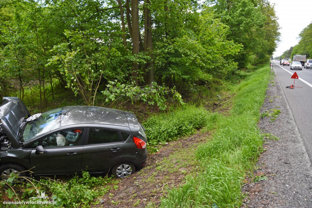 Auto wjechało do rowu pod Włocławkiem