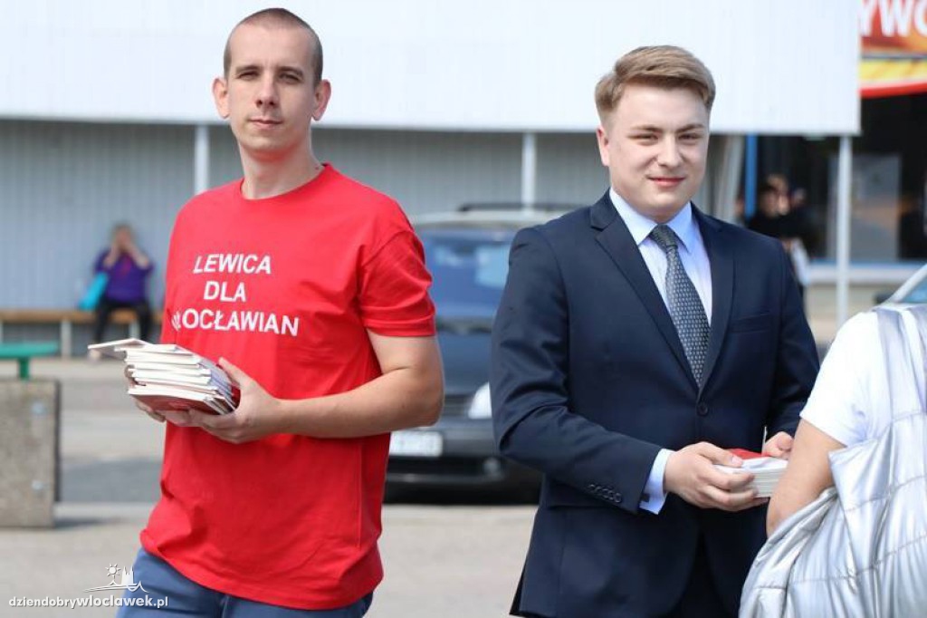 SLD rozdaje konstytucję