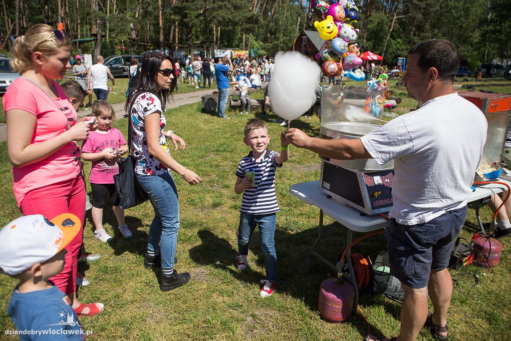 Piknik z okazji dnia mamy, taty i dziecka