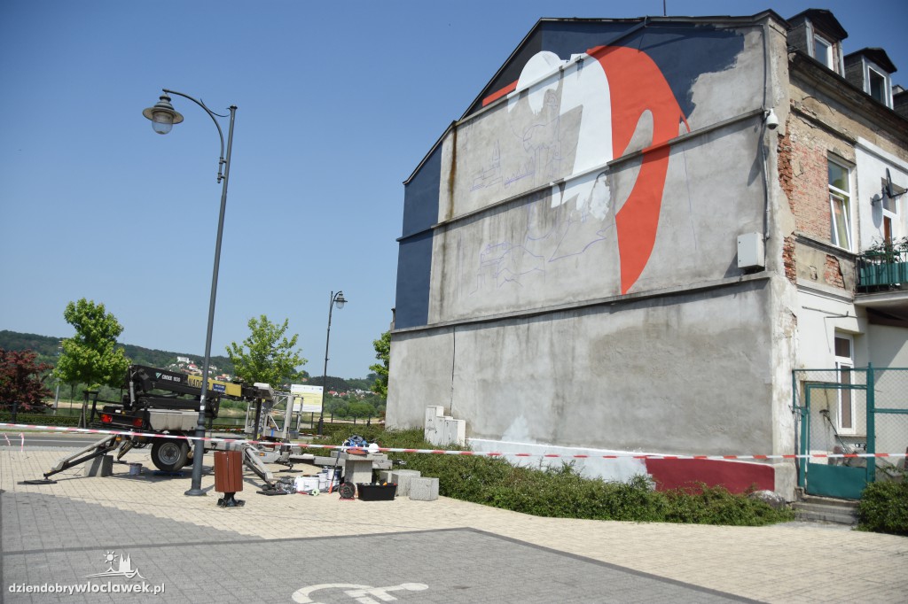 Tak powstaje mural przy bulwarach