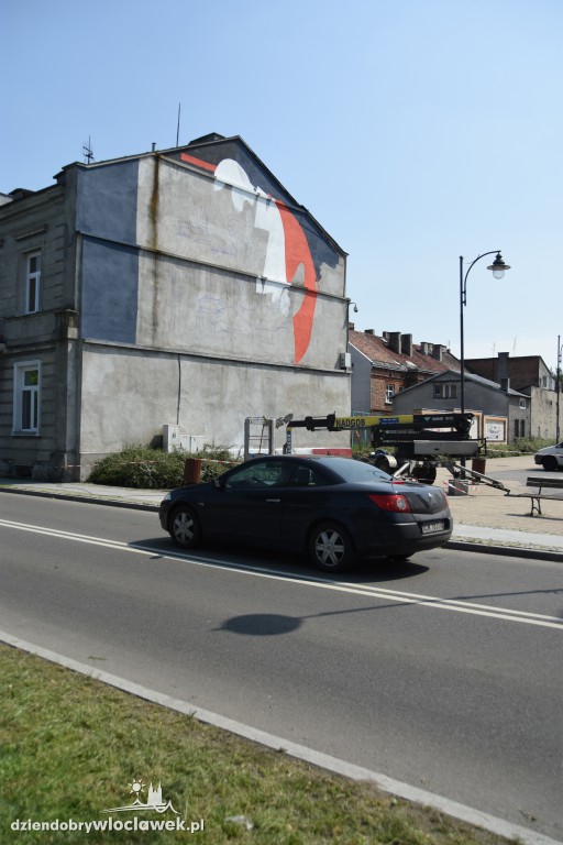 Tak powstaje mural przy bulwarach