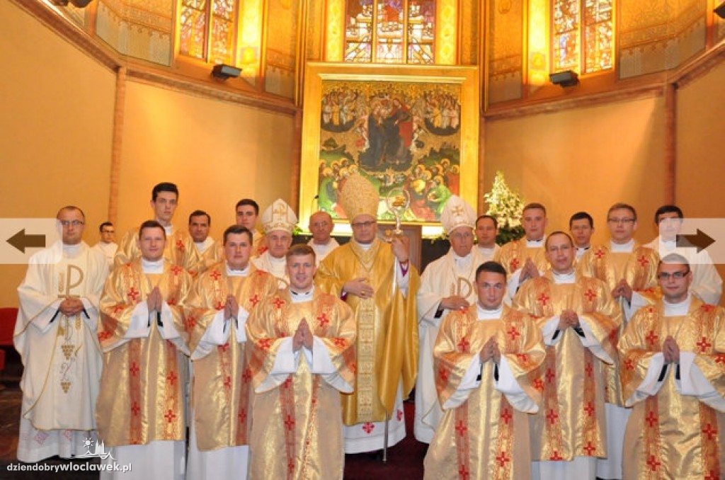 Biskup wyświęcił alumnów