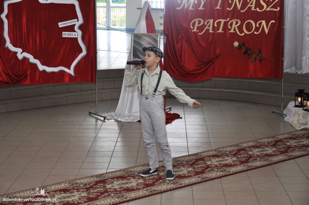 Biskup Mering na uroczystości w SP 23