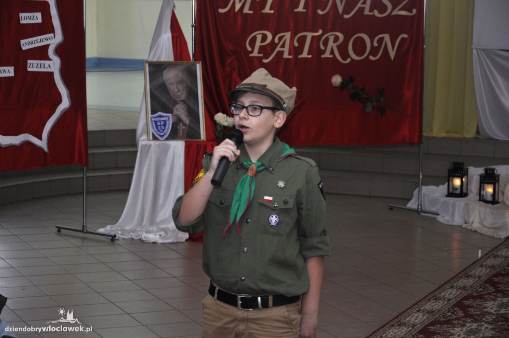 Biskup Mering na uroczystości w SP 23