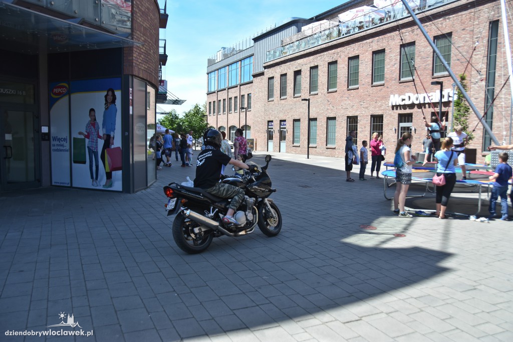Moto-krew na pl. grodzkim we Wzorcowni