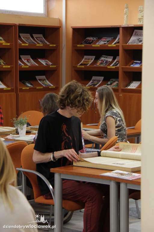 Noc Bibliotek: Czytanie porusza