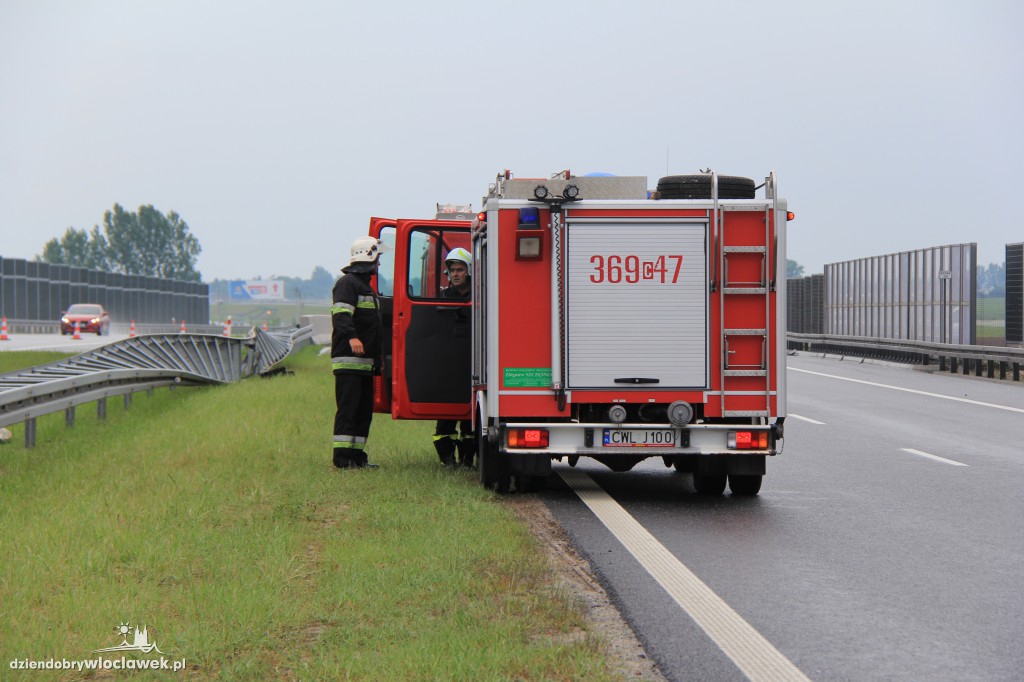 Kolizja na autostradzie z udziałem Hondy