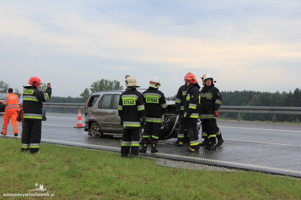Kolizja na autostradzie z udziałem Hondy